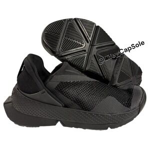Size 5 Women's Nike Go FlyEase Triple Black/Black Slip On Shoes DR5540-006